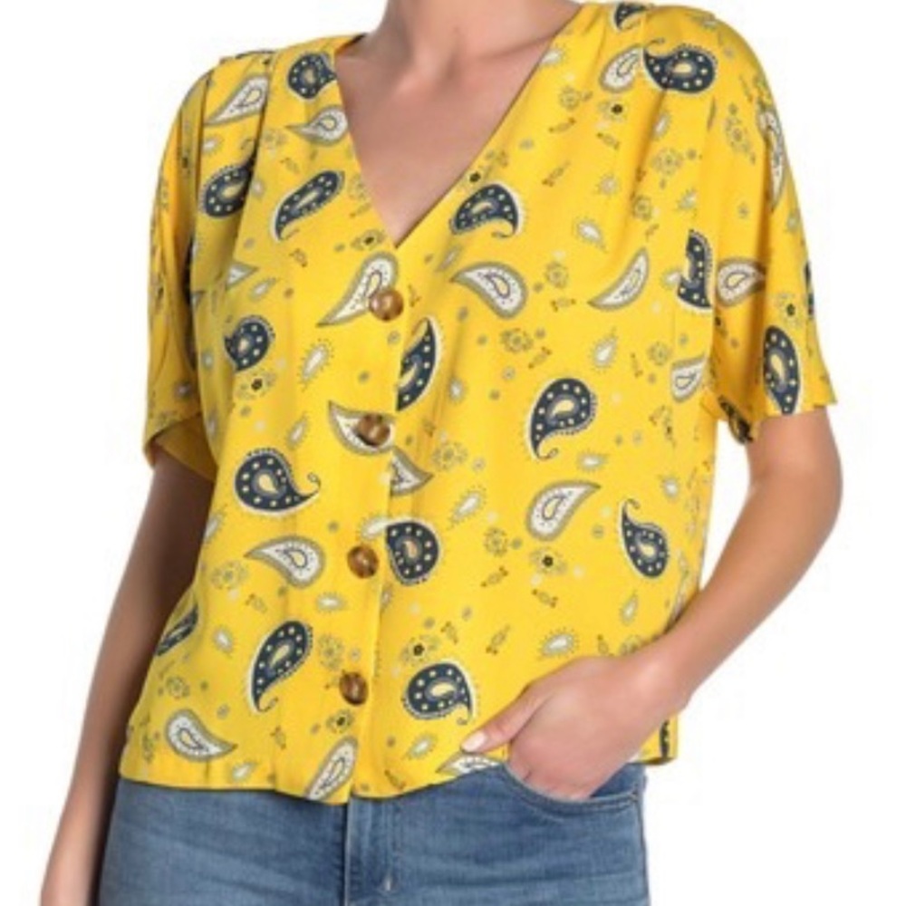 Elodie - NWT V-neck button front blouse top Sz XS